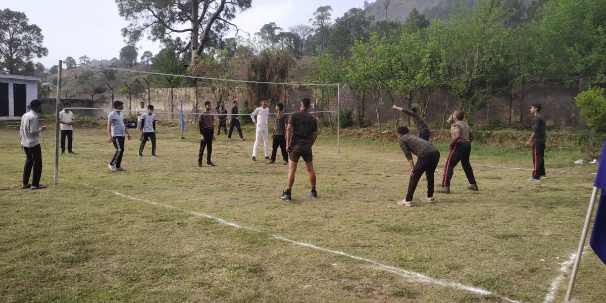 jammu_media's tweet photo. #IndianArmy organized a #Volleyball Match for local youth at #Bhowani vill.,Rajouri District ,J&K.
To provide an opportunity to local youth of the region to display their sporting talent and acquire a level of self confidence.
#IndianArmyPeoplesArmy
@ShauryaSena1 @avarakai https://t.co/vl1aYbNbJx