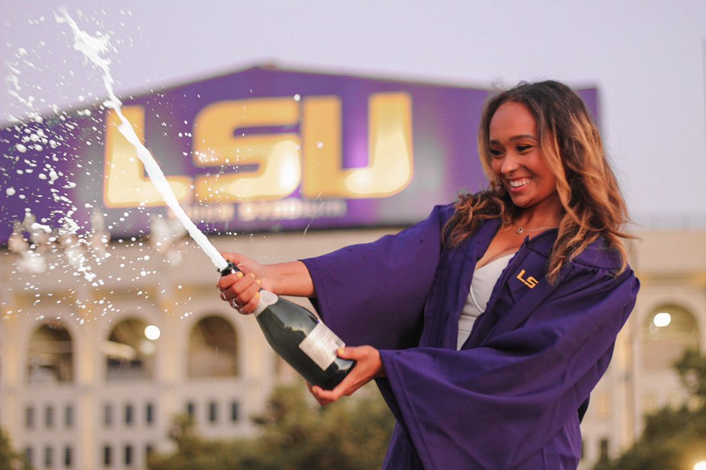 drealayne's tweet photo. Graduating May 21st ➡️ Project Coordinator May 23rd https://t.co/Fe4SWn5G1u