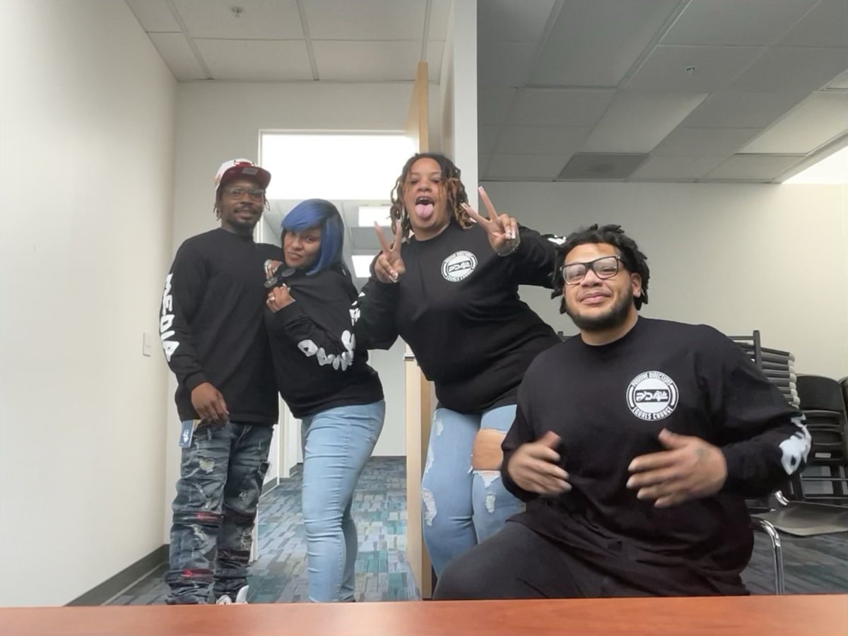 PD_4_Life's tweet photo. #PDEC MEDIA SQUAD!! This Is How We Really Be When We Link UpEvery Friday! We Get To Work Though To Bring In New Ideas & plans To Come! God 1st Always 🙏🏼 #support #positivedirectionsequalschange #sobriety #sanfrancisco #recoveryisbeautiful #recoverylife #addictionrecover https://t.co/I8cZoHo7ak