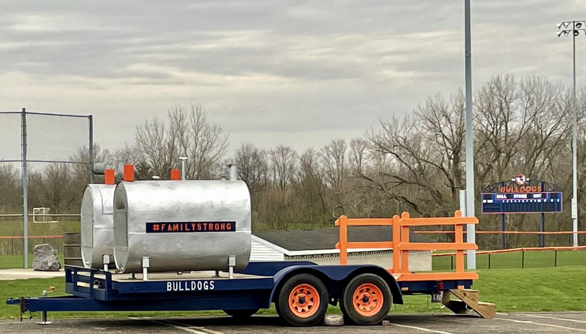 BourbonBBQ247's tweet image. Tailgate Ready!! 🔥🐷🐽❤️⚾️  Let’s Go @MSBulldogBS beat Charleston tomorrow!  Shout out to @HouchinBrad for the sweet BBQ Rig!  #PresentNotPerfect #BarrelSzn #AllBulldogs