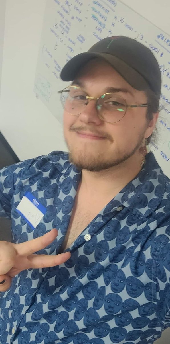 MagicalGiant's tweet photo. Very excited to be working with this company. From the moment I walked in the door I felt not only accepted but celebrated. Good things to come!! https://t.co/XwdEn617Iz