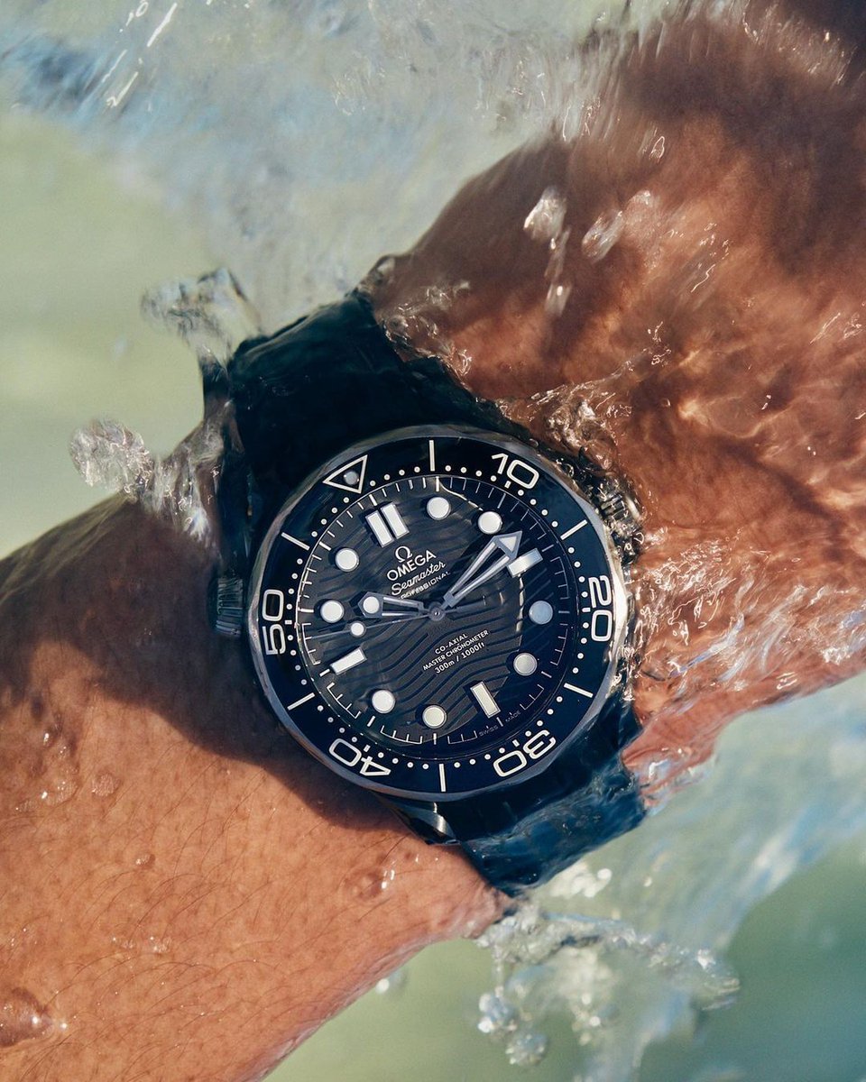 Shallow or deep, the <a href="/omegawatches/">OMEGA</a> Seamaster Diver 300M is ideal for any adventure. #seamaster

🛍 bit.ly/3xqXVVg

#omega #omegawatches #omegawatch #omegaseamaster #omegadiver300m #diver300m #BankHoliday