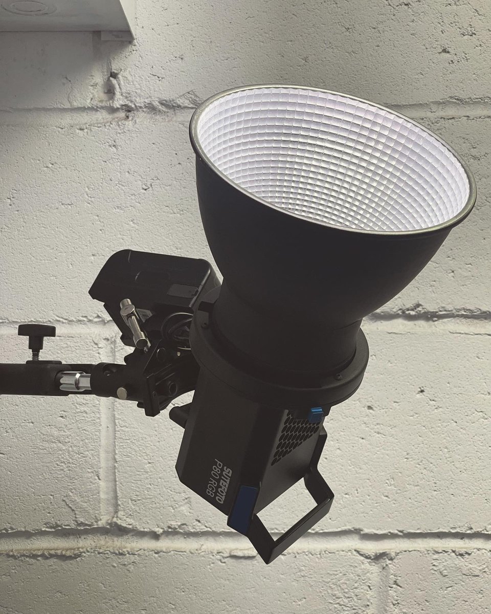 CineTester's tweet photo. CineTested the @SuteFoto P80RGB Bowens Mount LED.Super-bright, compact and durable. You can hang this light anywhere!
OVERALL RATING 5/5
#CineTester #LensCulture #DTap #Filmmaking #CameraGear #FilmSet #Cinematography  #Moviemaking #ProductTesting #FilmToys #IndieFilm   #sutefoto https://t.co/VIQOQCnygX