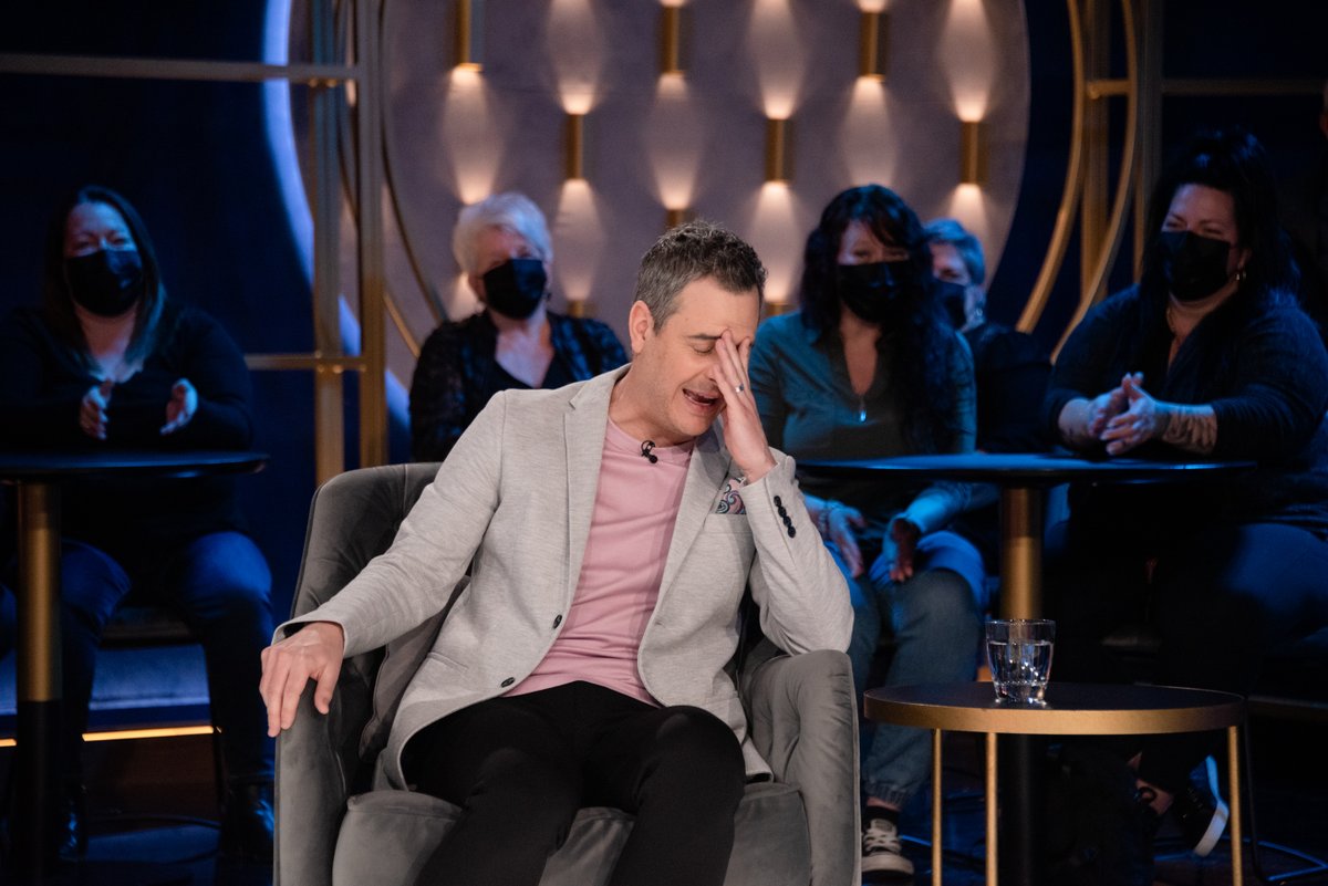 cfblsTVA's tweet photo. Quand @PiHebert, qui pensait avoir perdu sa fille à Disney, a réalisé qu'elle s'était cachée derrière le rideau pour faire caca! 🤦🏻♂️😅 #CFBLS https://t.co/5ISg1434xu