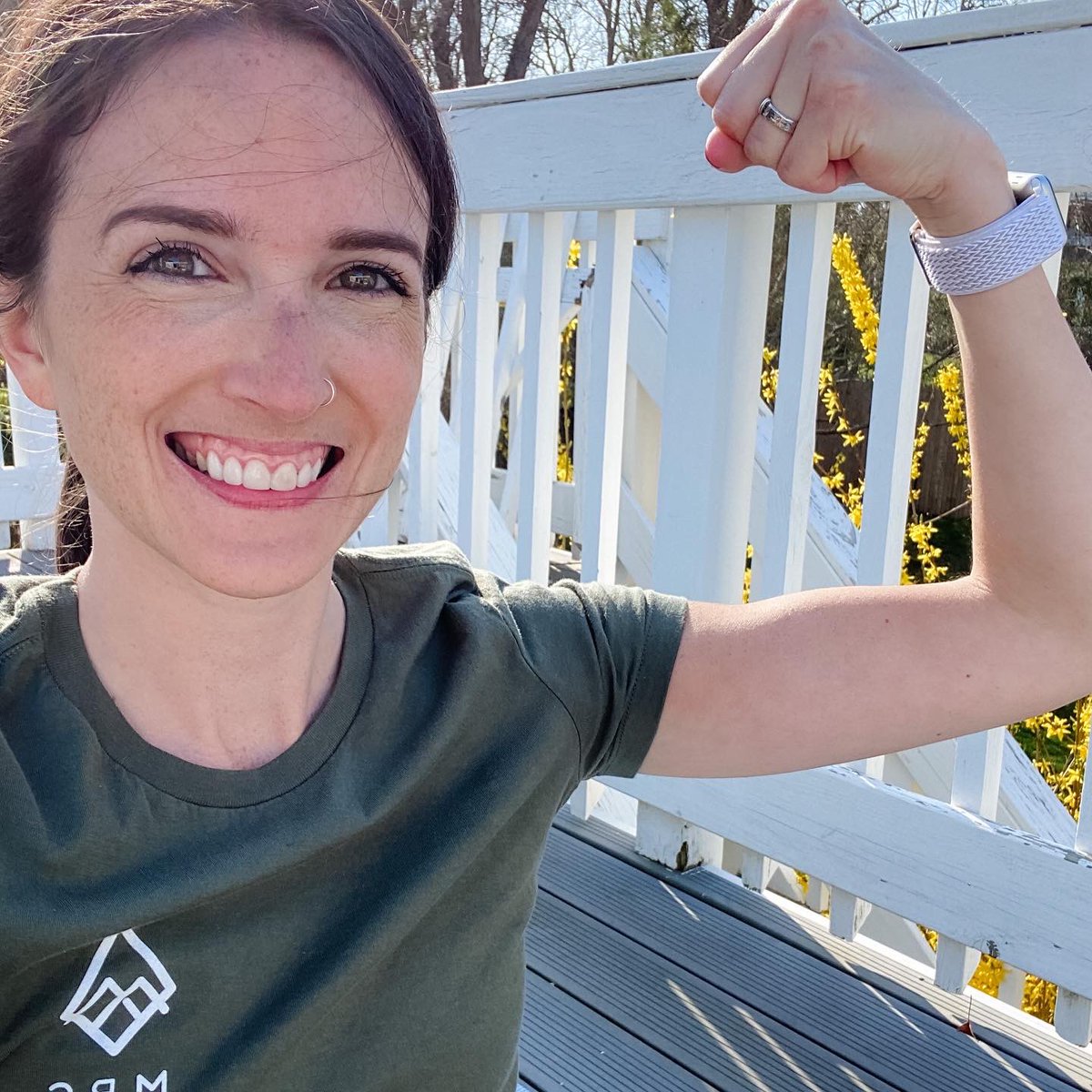 PeakerSisters's tweet photo. Happy Flex Friday! I worked out today for the first time in a few weeks. I did 2 miles on the treadmill for #Run42ForSam and then Ignite M3S1. It was a good first day back and a good way to start the weekend after a crazy work week!
@MyPeakChallenge @SamHeughan #mypeakchallenge https://t.co/IgNBtiErwS