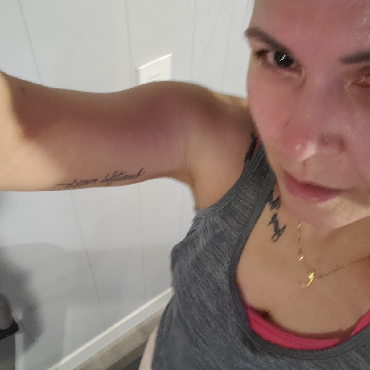 Beautifu1mess's tweet photo. First time ever following a running plan. My running is usually unstructured and impromptu😊 #treadmillrun #Aprilblizzard #run #runner 🏃♀️👟 https://t.co/7KVCZzOZHJ