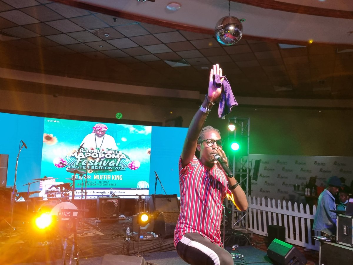 ZtaUpdates's tweet photo. Victoria Falls' very own Mufia King performing at the Mapopoma Festival!
#SupportLocal
#EventsTourism
#MeetInZim
#VisitZimbabwe
#ZimBho👍 https://t.co/fz73uyUx4G