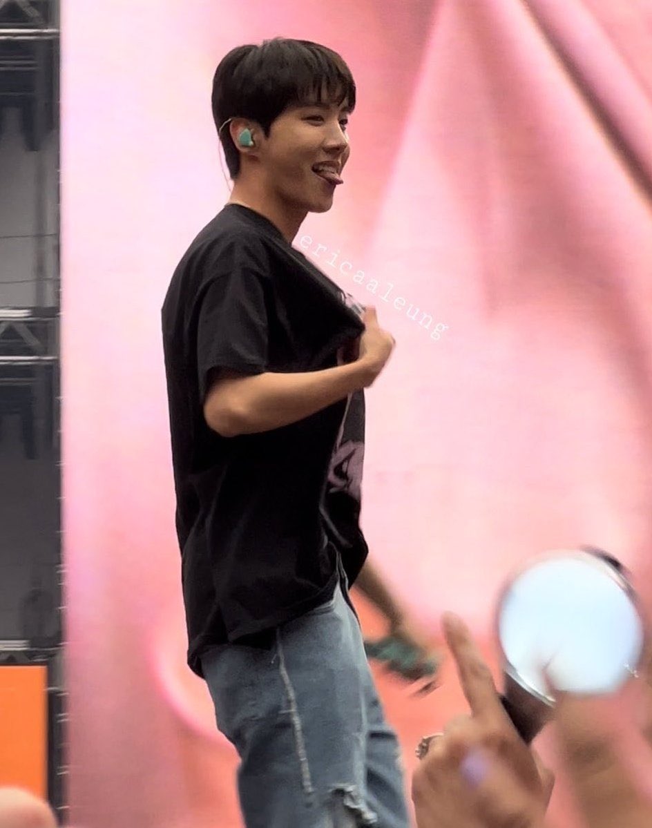 thehobiprint's tweet photo. Jung Hoseok pls… mercy. 😩 https://t.co/5YKEfRWysh