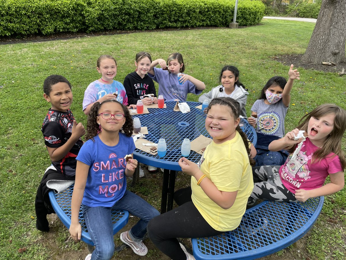 AshleyPearson54's tweet photo. We are so proud of our #3rdGraders! 48/52 students met one or both of their #MAPgoals this week & earned ice cream party! @OkolonaES #proudteacher #Zone2Crew https://t.co/gv86a6guA0