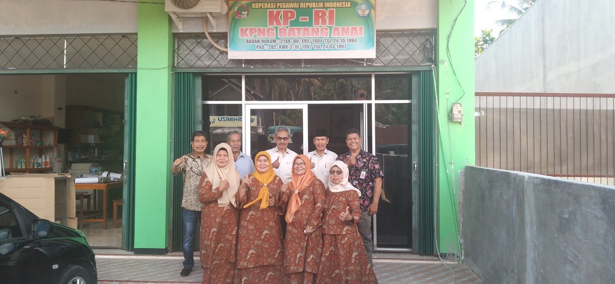BennyRidhola's tweet photo. Mendampingi Penilaian Koperasi Berprestasi yang dilakukan oleh PKP- RI Sumbar ke KPRI Batang Anai Tanggal 14 april 2022 https://t.co/feY2nzCEir