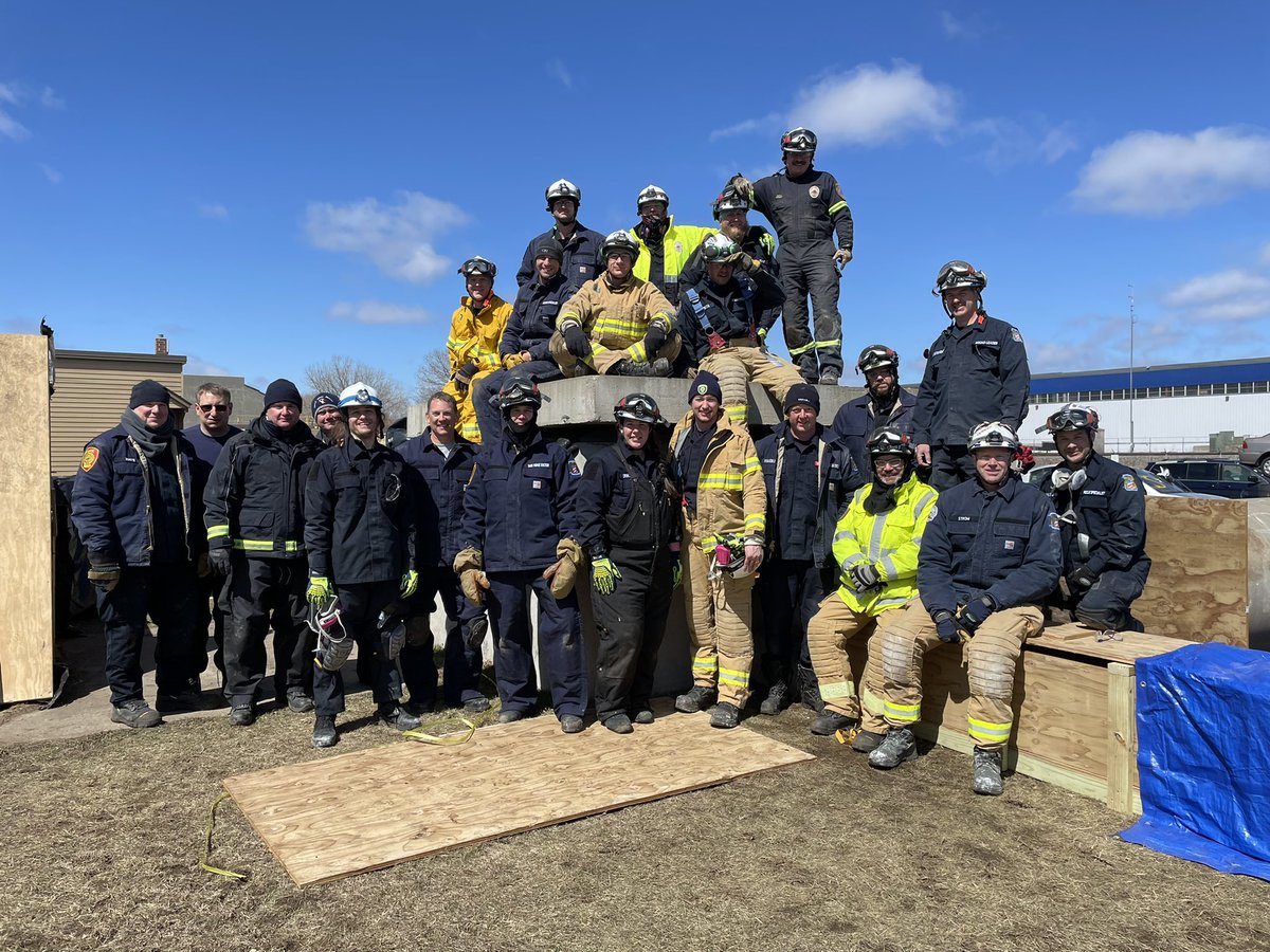 EdinaFire's tweet photo. The final day of @MN_TF1 Medical Specialist course was a success. A lot of hard work went into this class and we’re thankful to be apart of it! Thank you to @StPaulFireDept @DakotaCountySOT @hennepinems @RochesterMNFire and @IN_Task_Force_1! https://t.co/rhppvXFAZ0