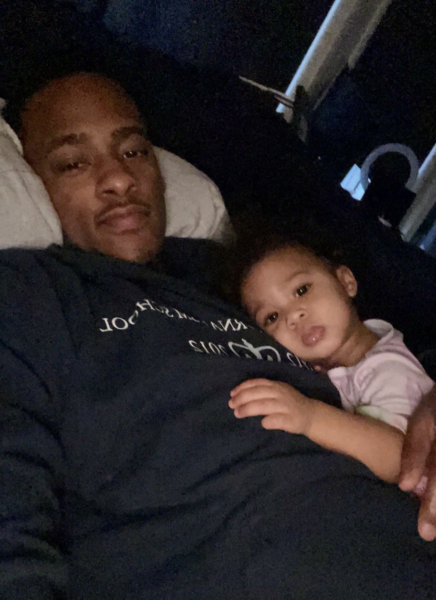 Stephon_Dingle's tweet photo. #GirlDadDiary: With my partner in love on a Friday night. I love when its close to bed time, we get all the snuggles in. This personality of hers is something else lol so much of me in this little human, genuinely amazed and humored. Lol  #priceless #DaddysGirl #MsDevynDuBois https://t.co/9NL7HZVu2m