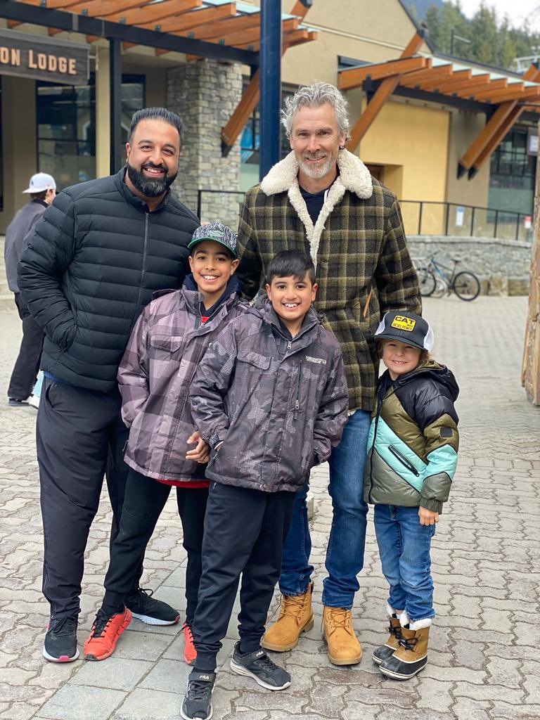 rdhaliwal84's tweet photo. Saw the Vancouver Canucks GOAT today! @trevor_linden @Canucks #whistler @CanucksPR #captaincanuck https://t.co/byptDqnml9