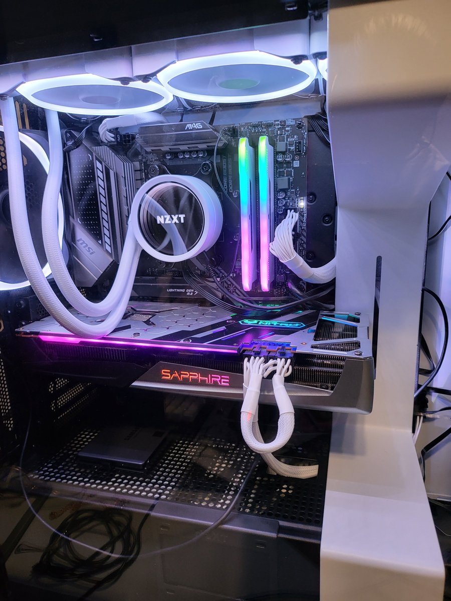 phenomenot_'s tweet photo. Things are finally getting back to normal. New overhaul of gear, will be putting a setup spread together here shortly, back to streaming again on Sunday! Hope to see you there @NZXT @CORSAIR #NEW #AMD #Twitch #Twitchstreamer #Investinmyself #IWILLmakeit #Winning #NeedsDusting https://t.co/qJj9bgSorF