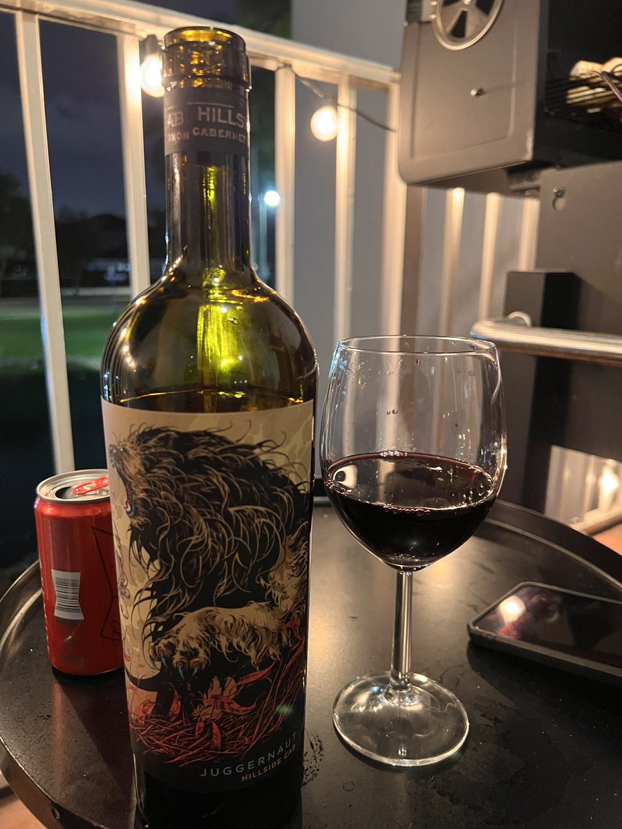 CarlosASevilla's tweet photo. #WineNot 🍇 🍷#ThanksGodIsFriday https://t.co/wCBOLLUKOk