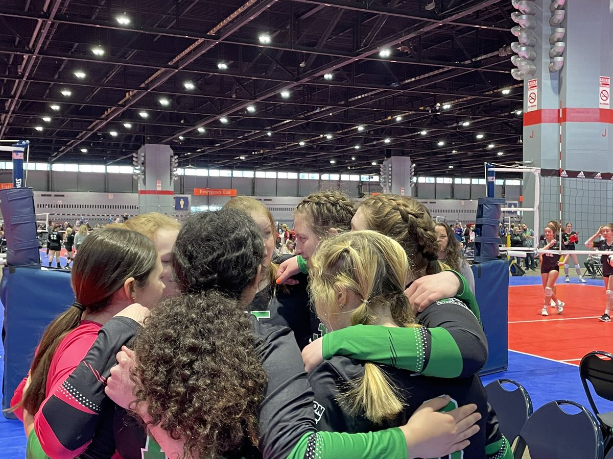 PrecisionOneVB's tweet photo. Day 1 - 14R-Green Still in the running Headed to Upper Division tomorrow in their first National Qualifier at Windy City Chicago! #GOFROGS #TRAINRIGHT #ASATEAM https://t.co/frRbeZYLAQ