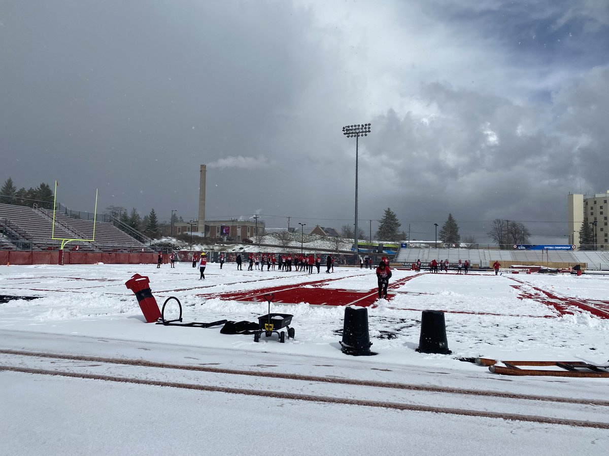 MikeThurman19's tweet photo. Spring 🏈in Cheney ❄️ 🦅LBs @TrevorThurman_ @ahmanilwilliams @ConnerOFarrell1 @EmilioVeater @DanielSun49 @s_flow10 @aleaga206 https://t.co/KDt3huhRiq