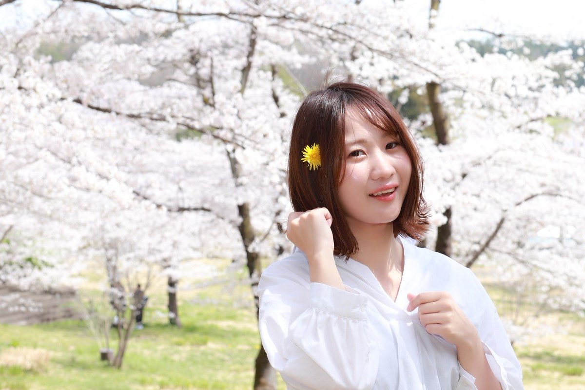makkoukujira251's tweet photo. お花も
色々と
キレイ
でした
🌼🌸🌷🍀💐
#maaai さん ②
#リク撮
#国営武蔵丘陵森林公園
#ポートレート
#ポートレート好きな人と繋がりたい https://t.co/6KiS4InyVN