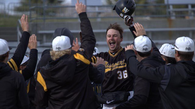 JARED MUNK HITS FOR THE CYCLE !!  Griffs beat Fort Hays 13-1