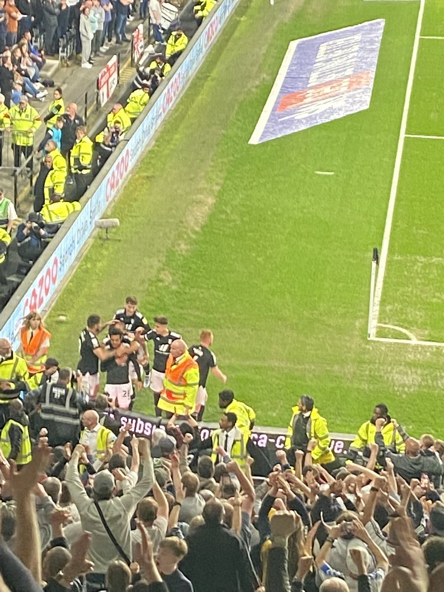 Lidds84's tweet photo. Finally home! #awaydays #FulhamFC #DERFUL 😴 🛏 https://t.co/SBP7UpQF2y