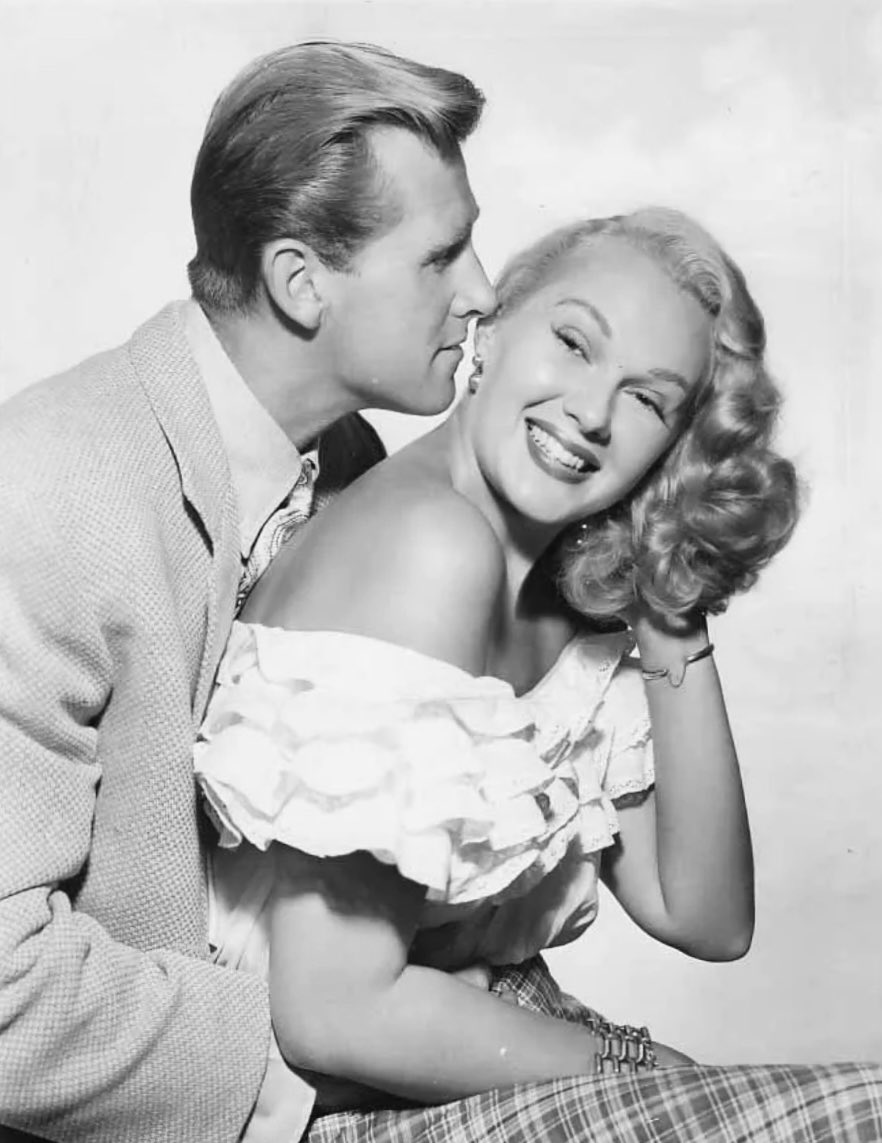 RichardDCarlson's tweet photo. 8/ I love this publicity photo of Lloyd Bridges (Jerry Slocum) and Adele Jergens (Velma)! #TryAndGetMe #NoirCityHollywood https://t.co/zsSx33AlYp