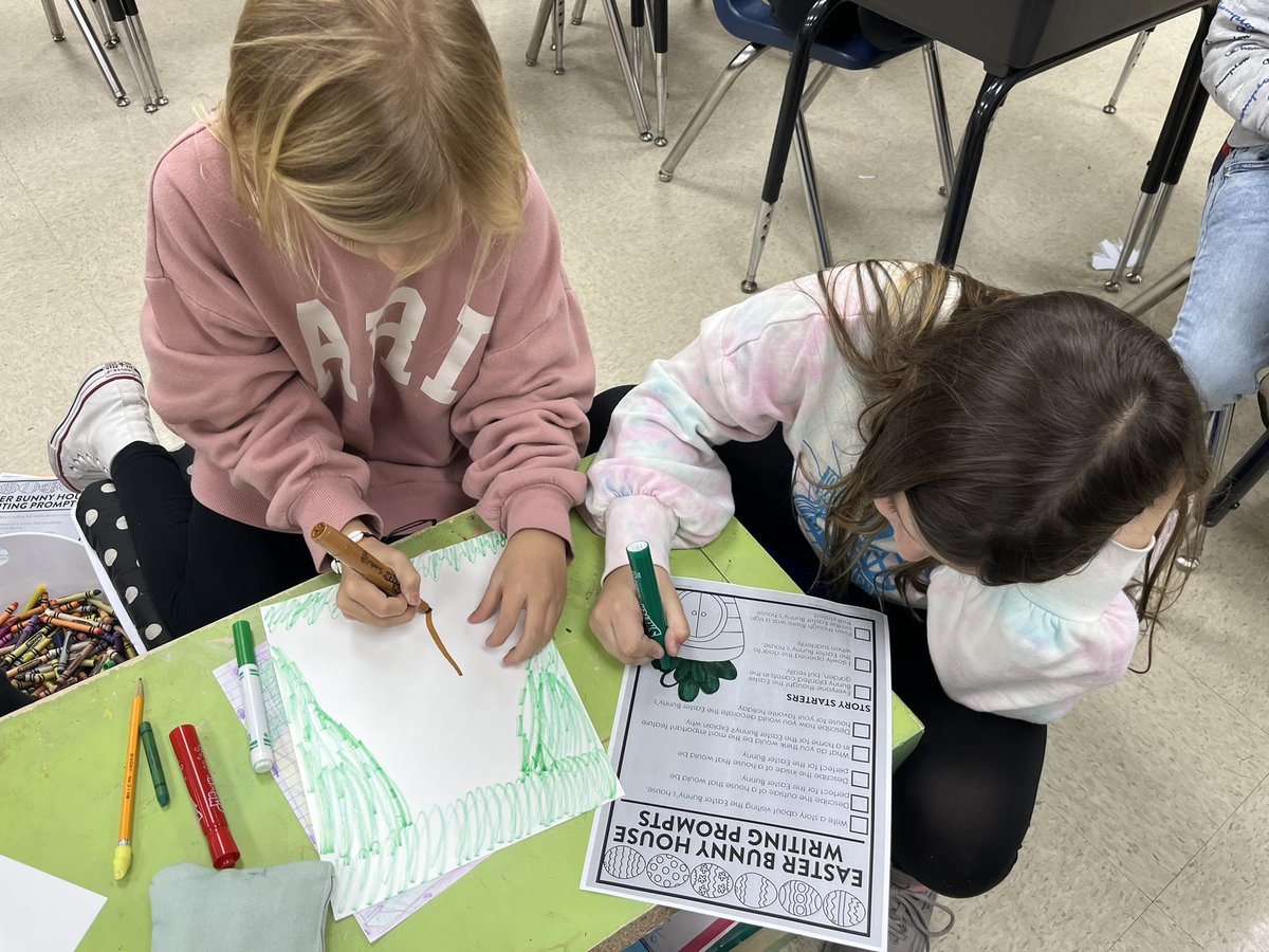 ingham_mrs's tweet photo. Third graders used math skills and writing skills to create/design a house for the Easter Bunny. Their designs were creative as was their writing! 🐰@claytoncougars https://t.co/fDf5mELp2B