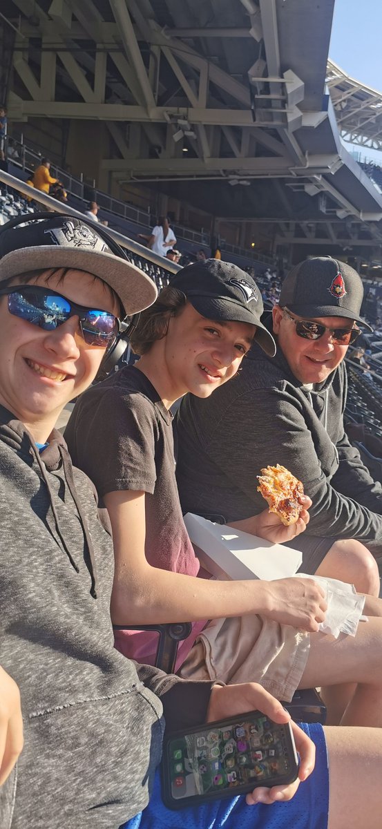 WallinMichelle's tweet photo. Our first MLB game!
#timetoshine #canadians https://t.co/6TYvWjuhcy