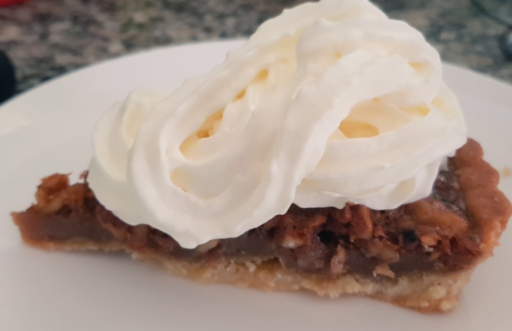 MeleMauala's tweet photo. Who am I kidding? I'm not going to wait for the results of a poll to tell me if I can eat a slice of #walnutmaple pie!
Exhibit A- the photo I took for FB
Exhibit B- the photo I took for Twitter (and what I really ate 🤣🤣🤣) https://t.co/fPOEKDY20A