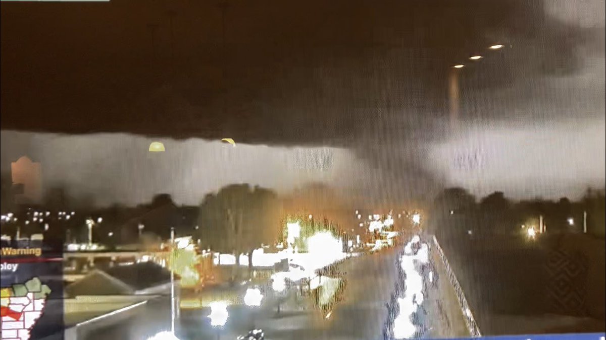Wx7Zero's tweet photo. Take shelter right now!!! Picture from Quads#3677 on discord https://t.co/lPUXooXHv6
