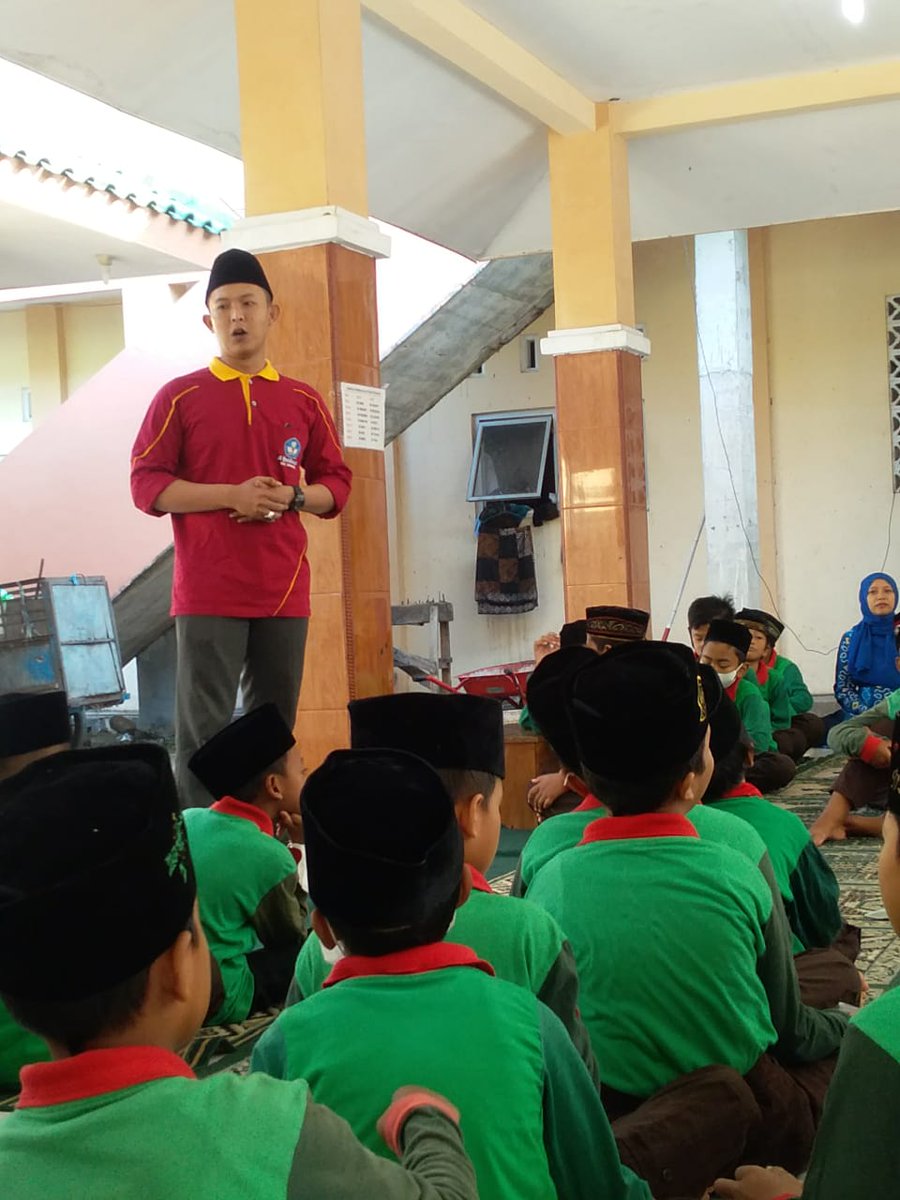 RosoWowo's tweet photo. Weekend bersama anak2 Pesantren Kilat 2022 https://t.co/apFhqjwUnf