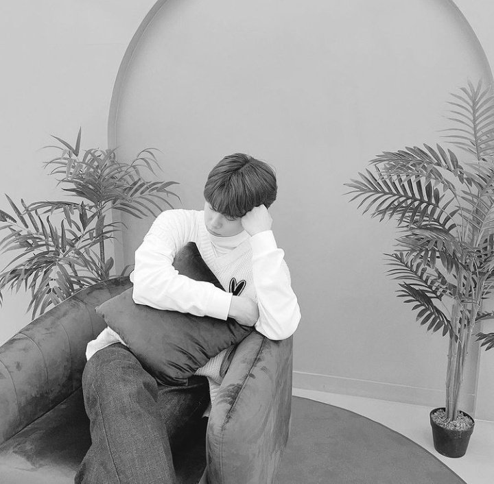 OLIMPIAESMERAL2's tweet photo. #kevin #t1419 
he's tired🤭 https://t.co/RZtzpbRRUG
