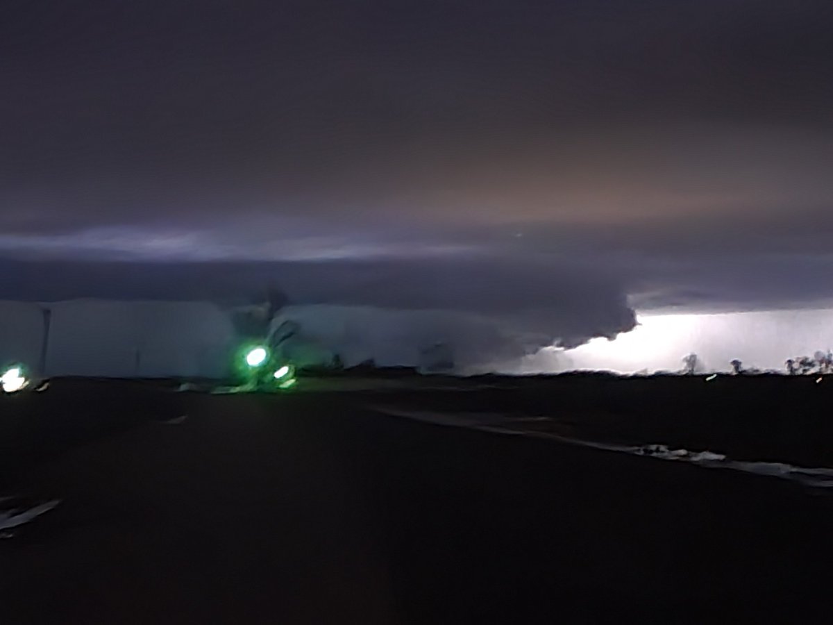 rmw1898's tweet photo. @ryanvaughan Storm structure as it was due north of Tyronza near Caraway and Etowah. https://t.co/ckv6DwthdP