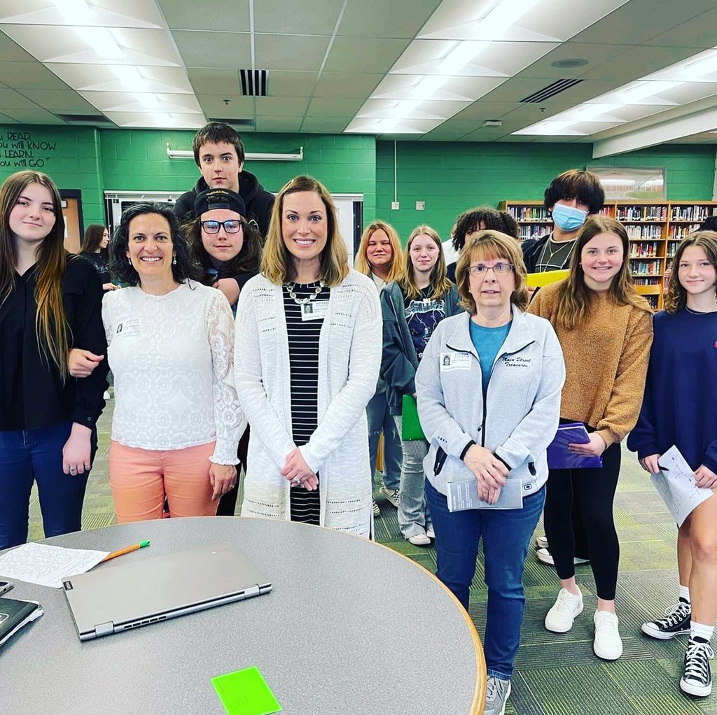 MissTinberg_JA's tweet photo. Our School Solutions Fair was a success! Our English 9 classes did an awesome job presenting their ideas, and we had so many wonderful guests come to see their work. Thanks to everyone involved! #japioneerpride #youmatterja https://t.co/2jZq2RWCgv
