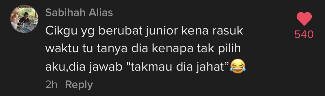 fennyisreading's tweet image. There’s this one viral video on tiktok. The comments are full of stories of people’s friends and families being possessed by jinns. I should be scared you guys read this😂 Berdekah ketawa awal pagi