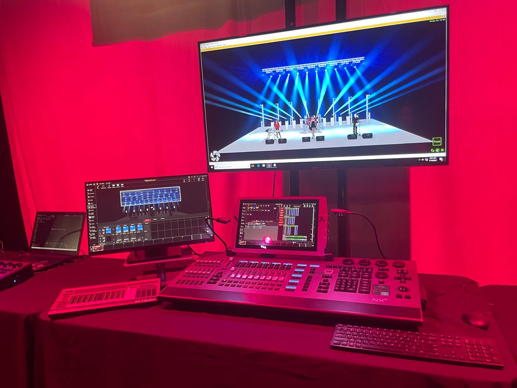 ElationPro's tweet image. BTS showroom @sbisidian_control 

#elation #obsidiancontrol