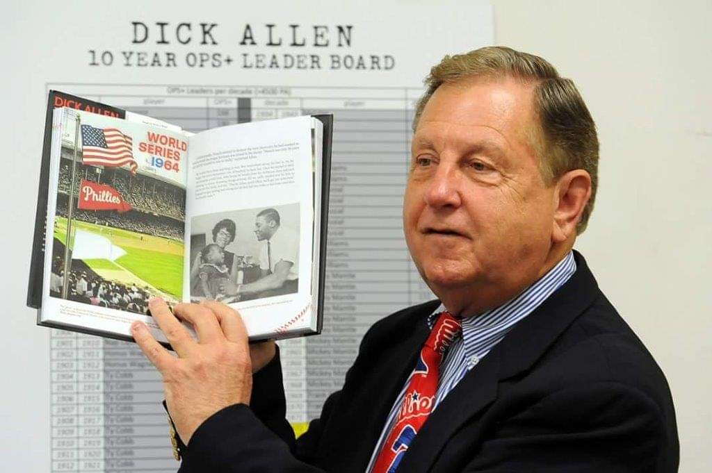 markcarf's tweet photo. Dan Baker talks to students about @DickAllen_15 #CrashCourseInTheClassroom
#DickAllenBelongsInTheHOF #DickAllenWasThePhilliesJackieRobinson @AndrewDistler1 @The_Stitter @JLGoldfinger @Boomskie @grahamdude @BNightengale @CarsonPuriefoy @debba1206
@matt_breen @ScottLauber @hagenp https://t.co/mMGg8iNKwR