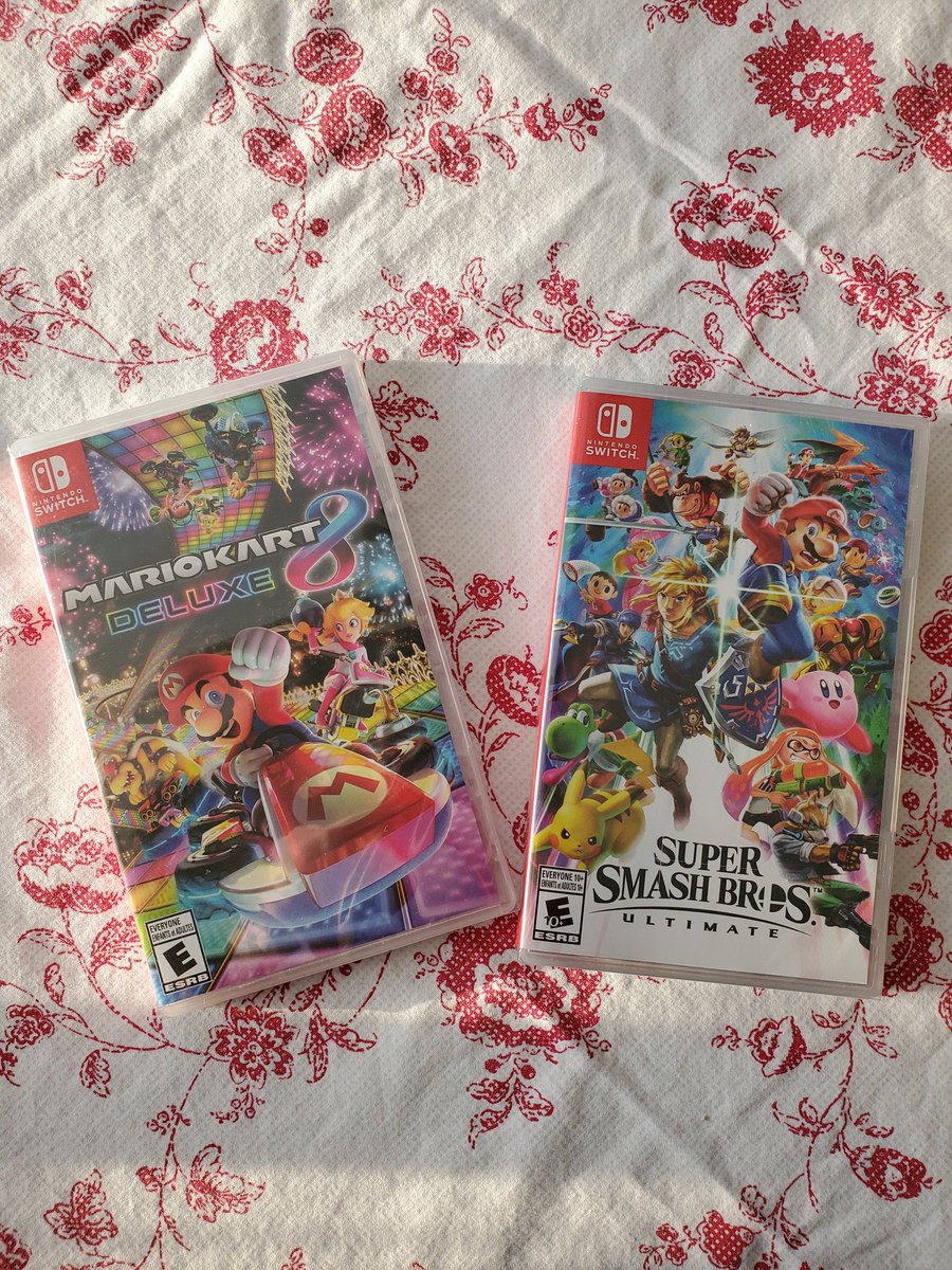 In an attempt to change how bad I've been feeling I decided to walk to Shoppers to get some serotonin and treat myself to some games. I ended up paying $18 after I redeemed $150 worth of optimum points! I feel better after my walk. If any mutuals have these and want to play HMU! https://t.co/Jd8QQtkO39