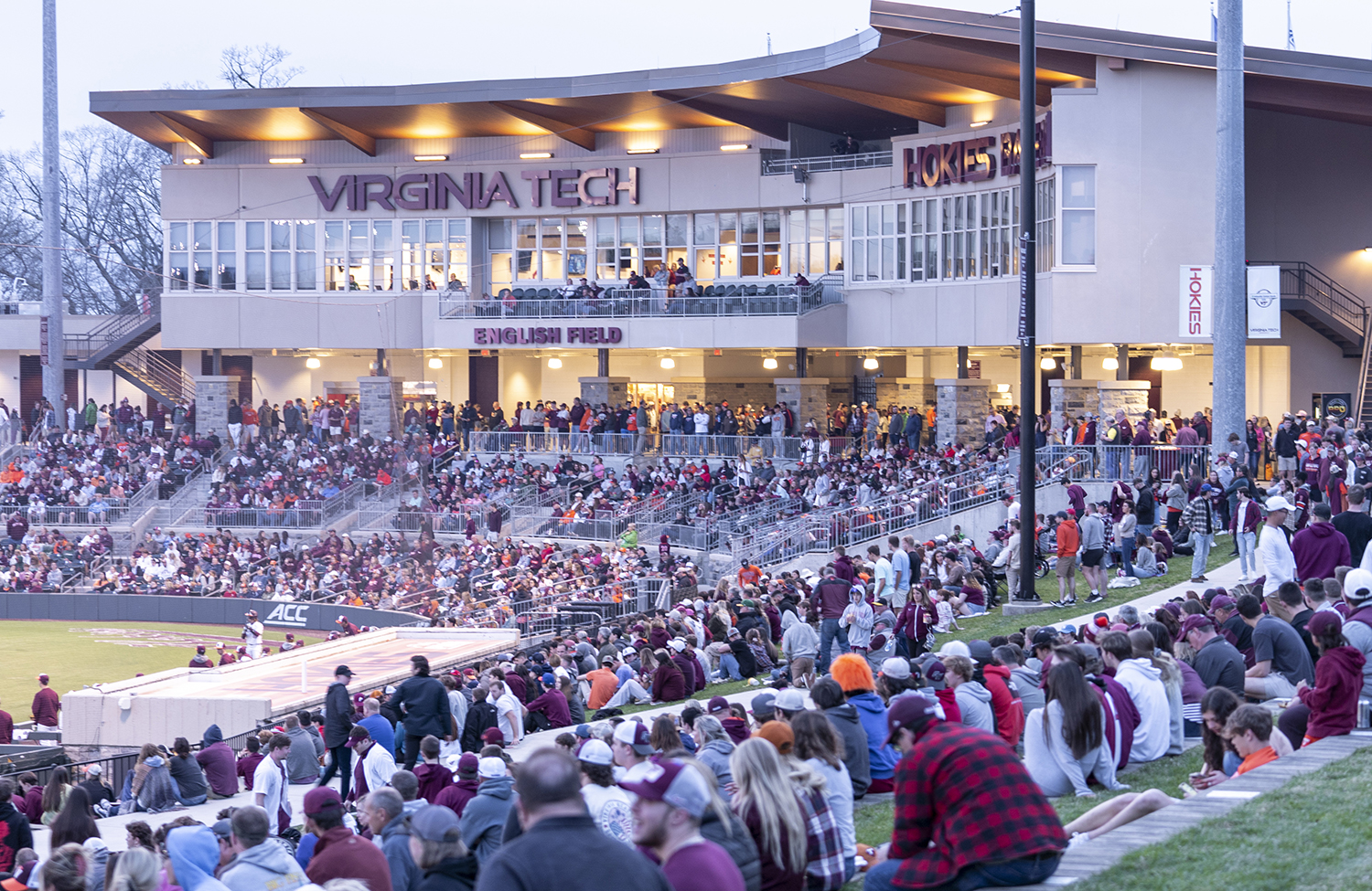 Virginia Tech Baseball on Twitter: "🚨 𝙍𝙀𝘾𝙊𝙍𝘿 -𝘽𝙍𝙀𝘼𝙆𝙀𝙍 🚨  #HokieNation you did it - tonight, you broke the English Field regular  season record for attendance: ≫ 𝟑,𝟓𝟐𝟏 #Hokies 🦃⚾️  https://t.co/B25tdtaPdI" / Twitter