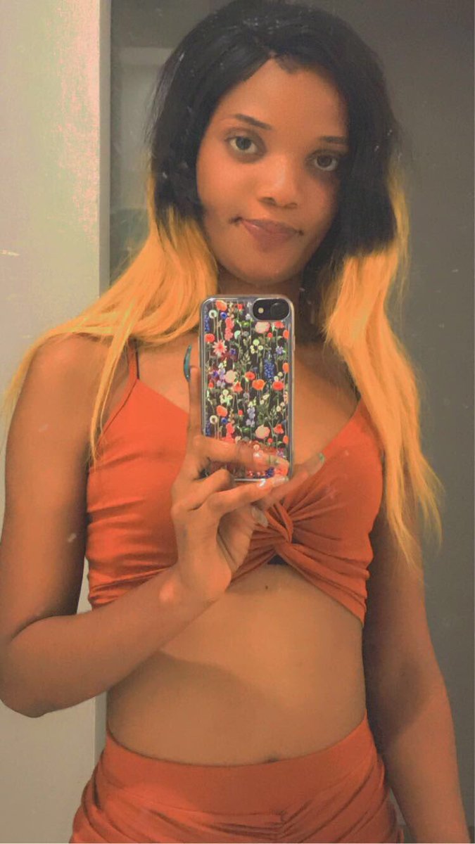 Sheldineetienne's tweet photo. Joyeuse pacques à vous 🥰🥰 https://t.co/prXBmgH7pY