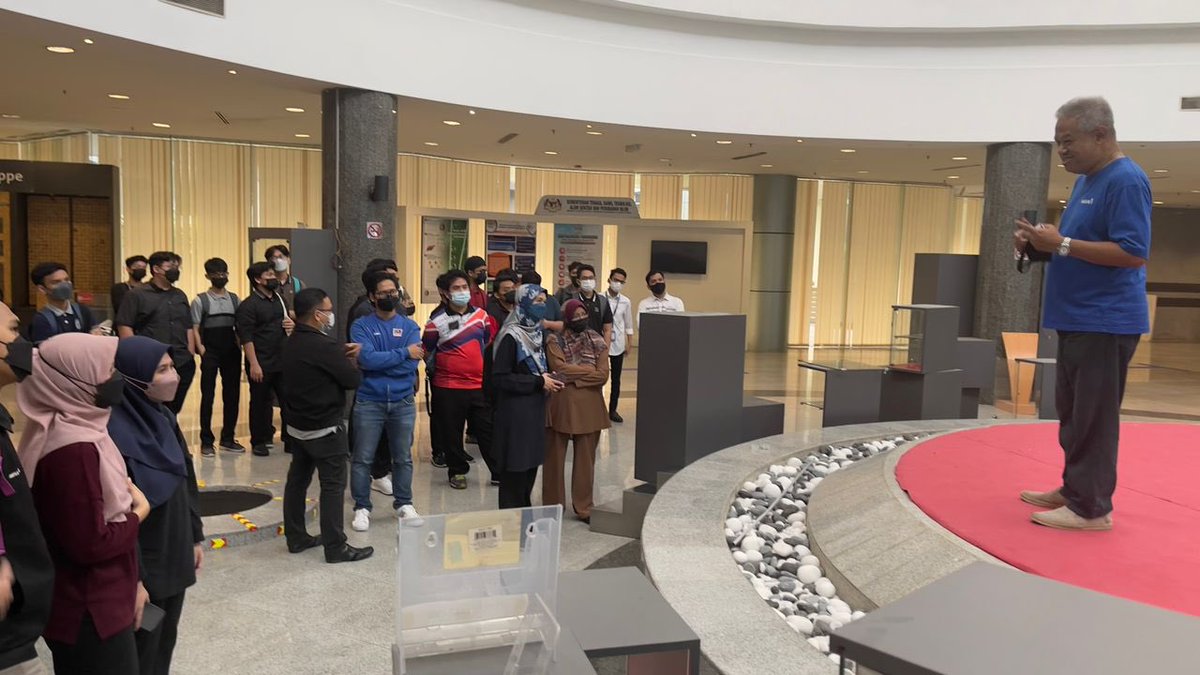 Dzuebaker's tweet photo. @myMRANTI DroneTech teams up with MUDAS for drone introductory program for 50 Students from the Mara-Japan Industrial Institute. Session is to enhance creativity, giving exposures on drones technology and the potential career path. Mranti empowers, enables and connects. https://t.co/SyDGTYb8lC