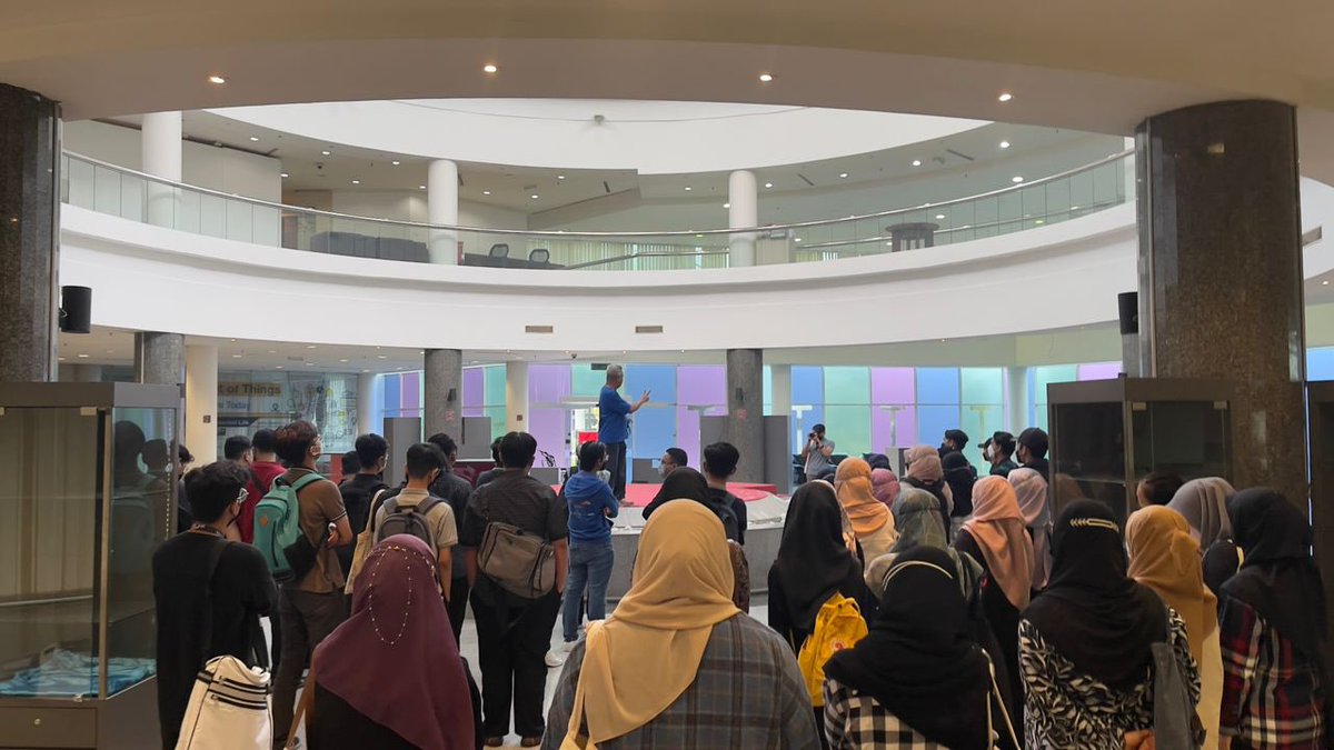 Dzuebaker's tweet photo. @myMRANTI DroneTech teams up with MUDAS for drone introductory program for 50 Students from the Mara-Japan Industrial Institute. Session is to enhance creativity, giving exposures on drones technology and the potential career path. Mranti empowers, enables and connects. https://t.co/SyDGTYb8lC