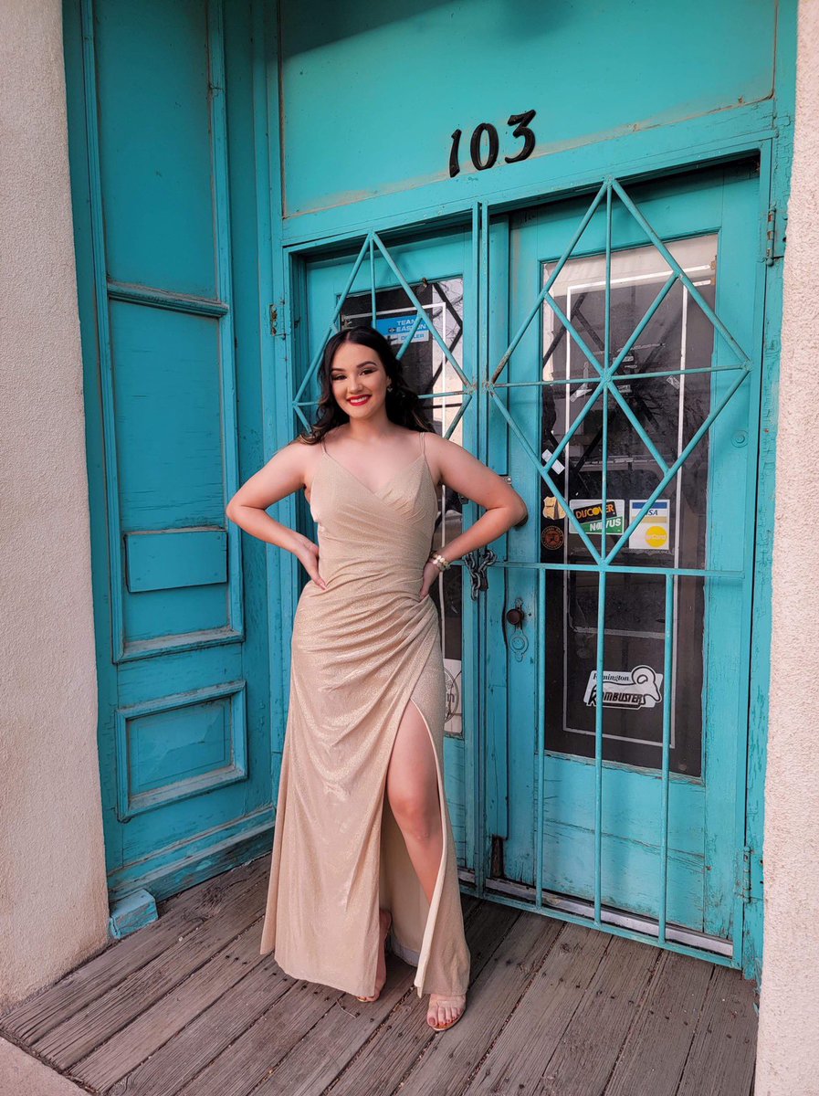 MoniqaIsabel's tweet photo. 2 for the bird✨💫 https://t.co/a9ARD5Xaht