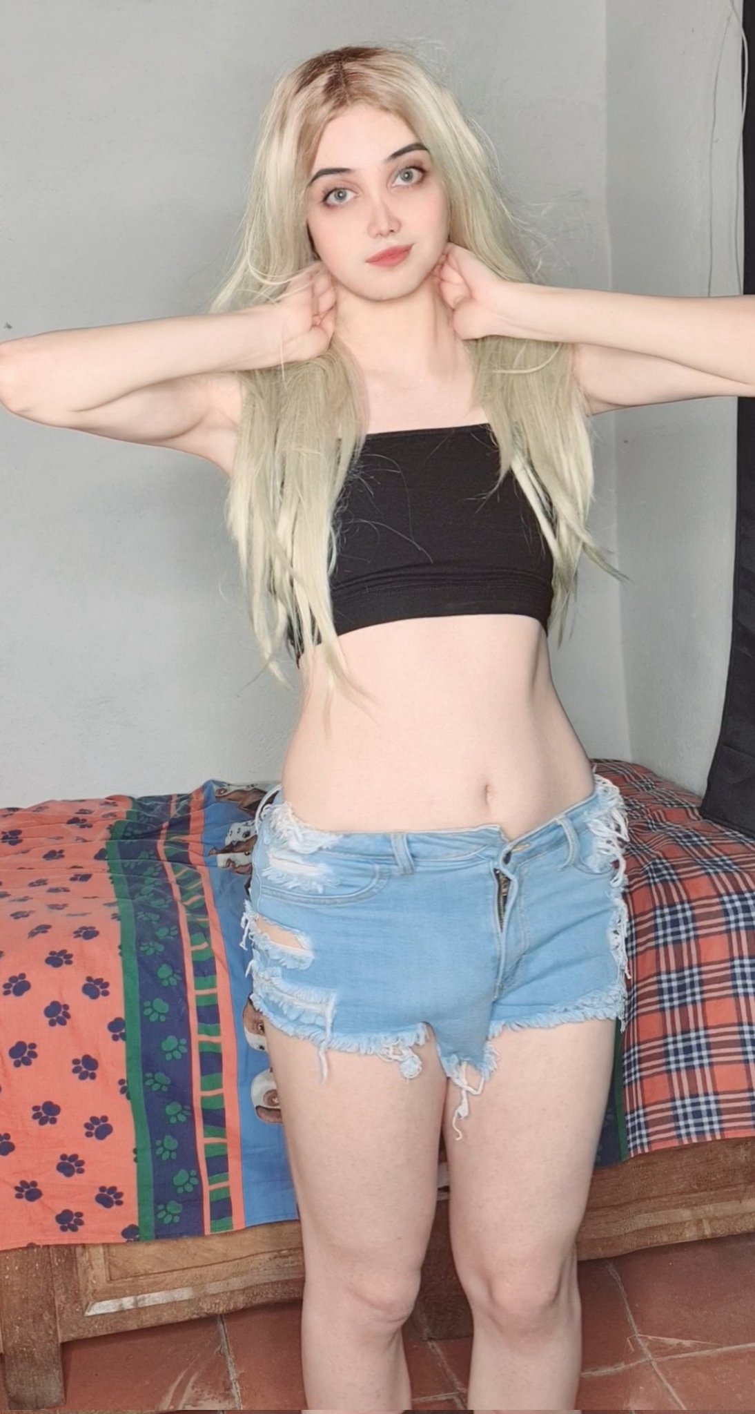 Salu2 Siempre la misma ropa pero bueno. En lo que consigo otro cosplay UwU https://t.co/AvYwUdsjOS