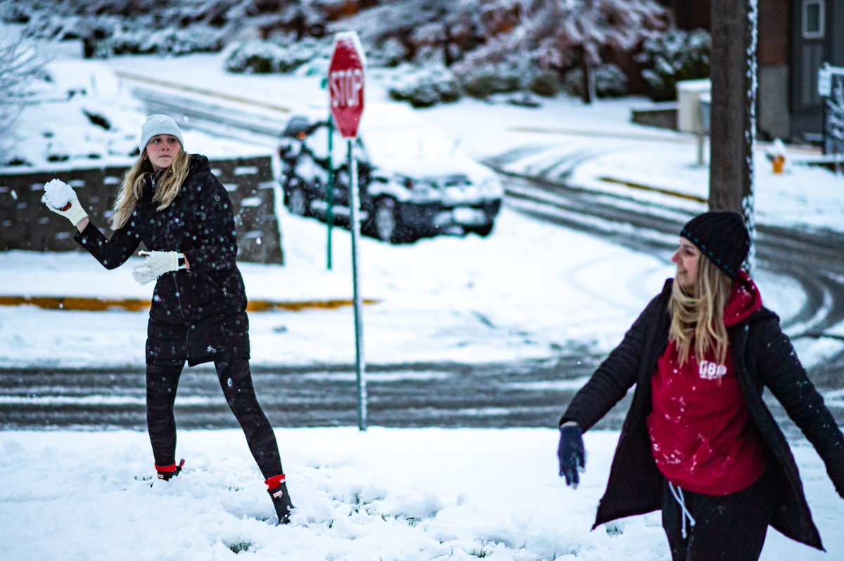 mediabylancelee's tweet photo. Snowball fight on College Hill in Pullman, Washington early April 2022. https://t.co/8CfQqjox9E