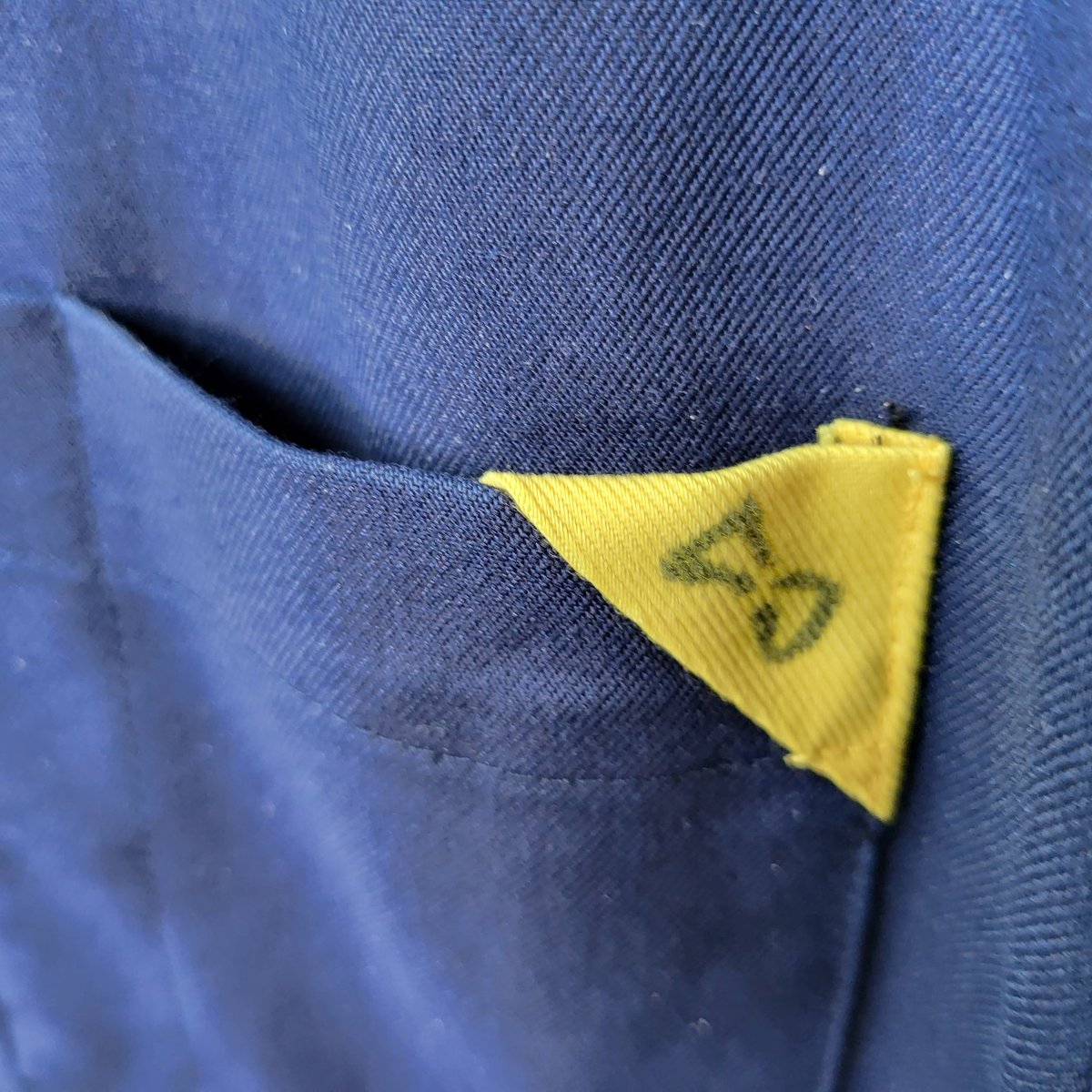 2014.4 16일 아침.
제주도 수학여행길 배에 탔던 단원고 학생들이 전원 무사히 구조됐다는 오보가 있을 때 할머니 한 분을 진료하고 있었다.
그 학교 다니는 손자가 어제 수학여행 갔다는 말에 '모두 구조 됐대요. 참 다행입니다'라 했던 게 
지금까지 가슴에 맺혀있다.
나비로 날아 별이 된 애들아..