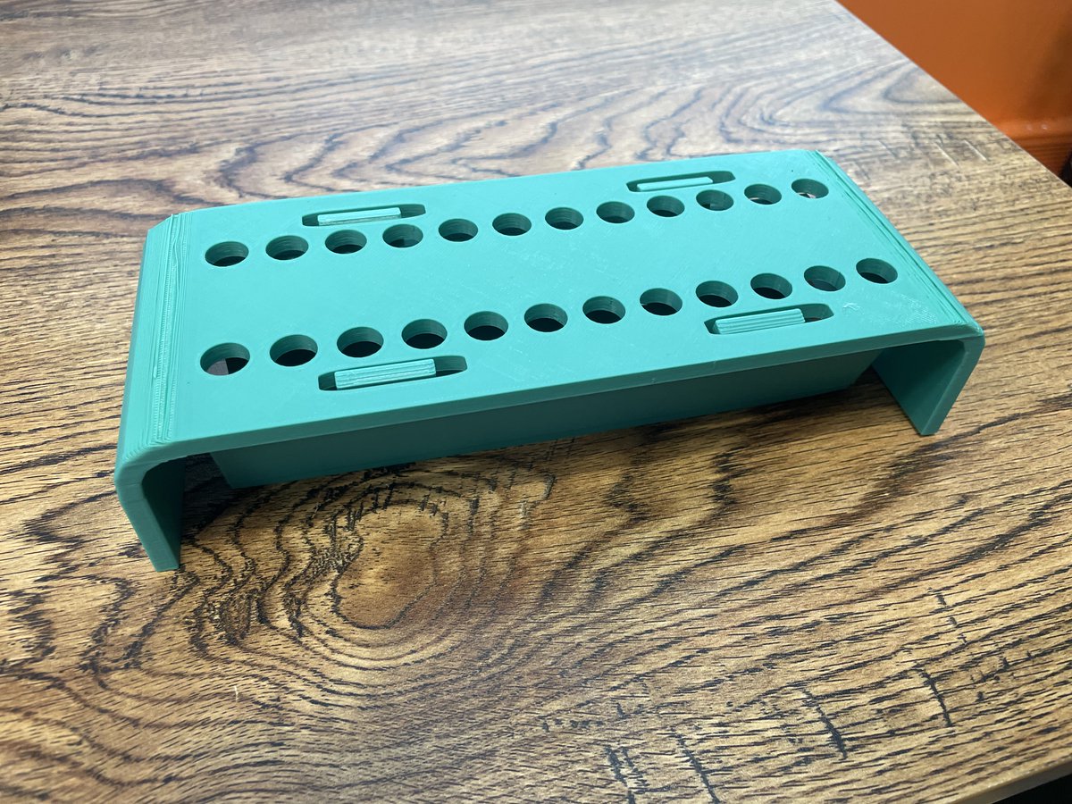 elianarose66's tweet image. My girlfriend&apos;s lab has tube holders that cost $427(!!) so she designed a replacement that I printed for under $3 of filament (it just needs a few magnets). I&apos;m so proud 🤩 #practicalprinting #hotmakes