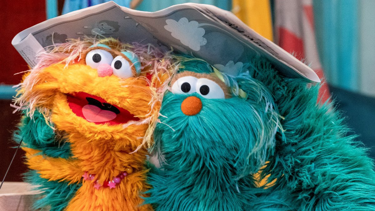 sesamestreet's tweet photo. A good friend can help you weather any storm. 💗 https://t.co/q3G3s9DiWu