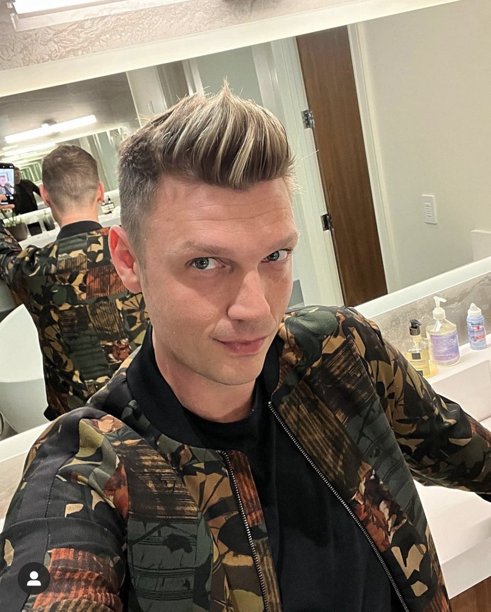 FangirlsNiteOut's tweet photo. Is it too much… to ask for… one minute to breathe, @nickcarter??? 🥵 https://t.co/Z3h7nHwQMI