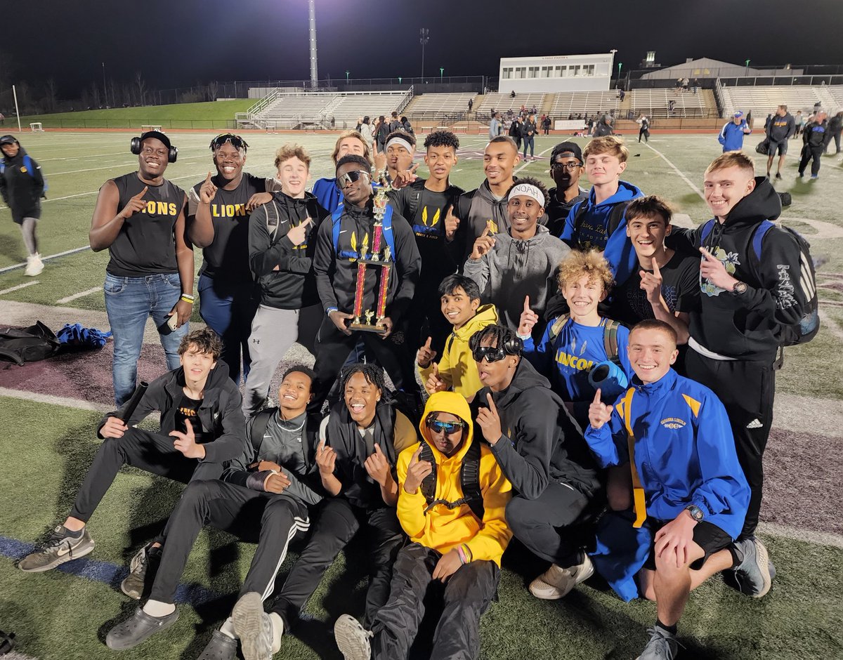 2022 New Albany Invite Champions 🏆 #LEAP <a href="/gahannaxc/">GahannaXC/Distance</a> <a href="/GLHS_Athletics/">Gahanna Lincoln Athletics</a>