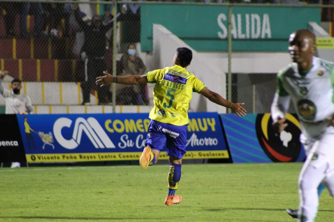 byrondavid01's tweet photo. Mención especial para Joaquín Vergés, un jugador que cada fecha da pinceladas de buen juego y cuando le toca marcar, son Golazos.
#Vergés es de esos jugadores que marcan la diferencia, en ataque va muy bien, sabe tocar y buscar el espacio para el pase. ¡Gran jugador! https://t.co/YQzFoBhVng